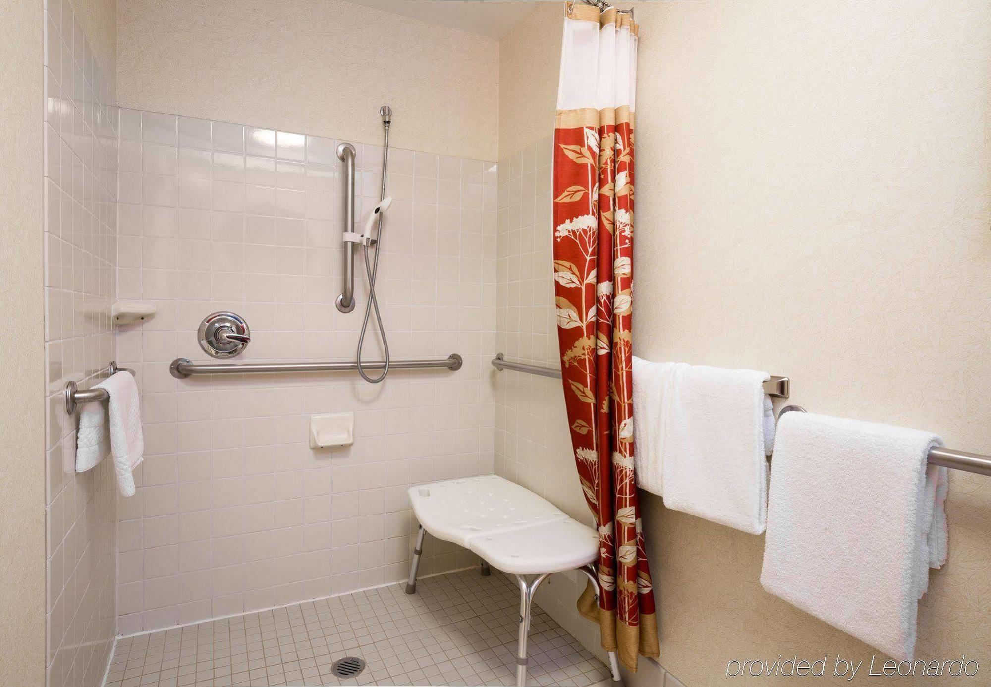 Courtyard Chicago 3*