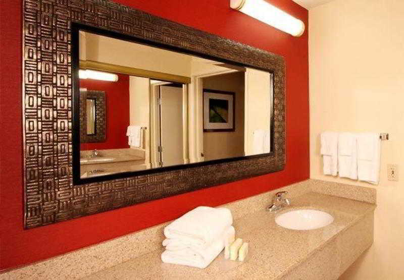 Hotel Courtyard Chicago 3*